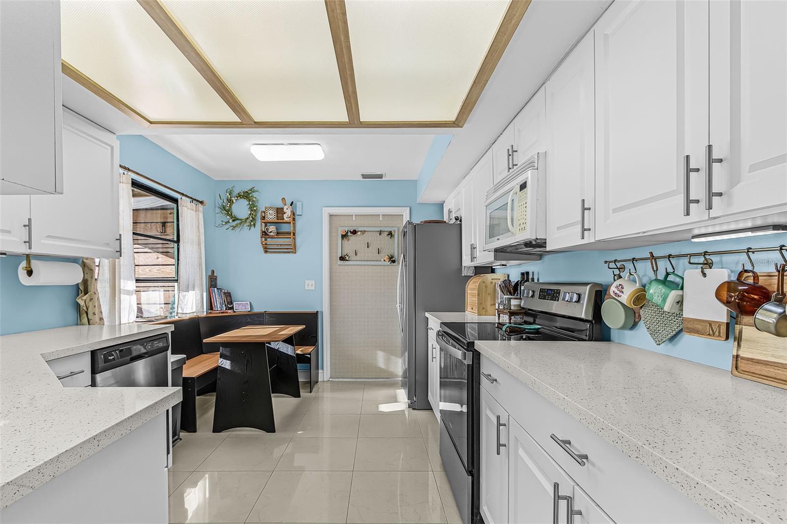 TWIN LAKE ESTATES - Residential