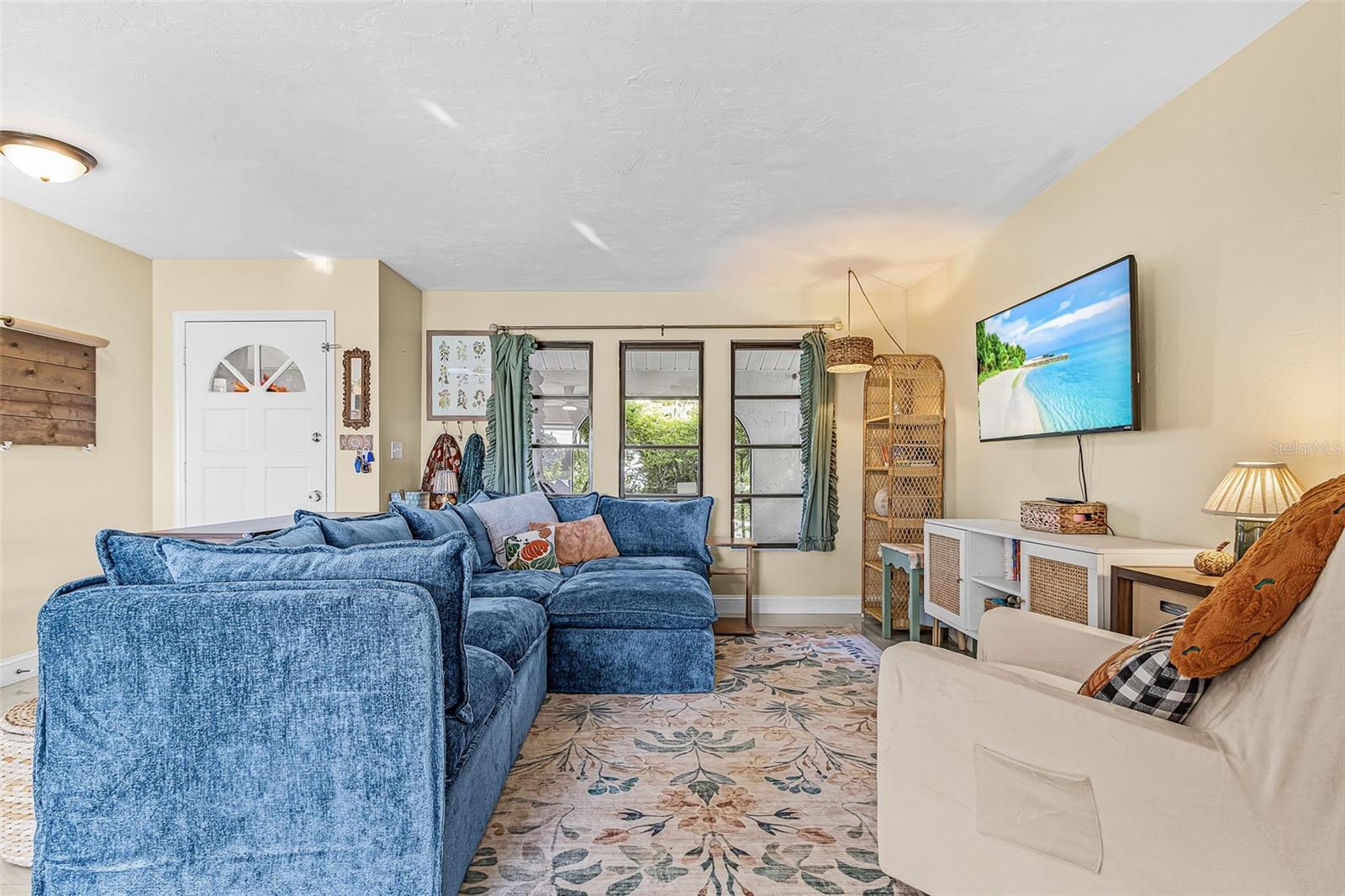 TWIN LAKE ESTATES - Residential