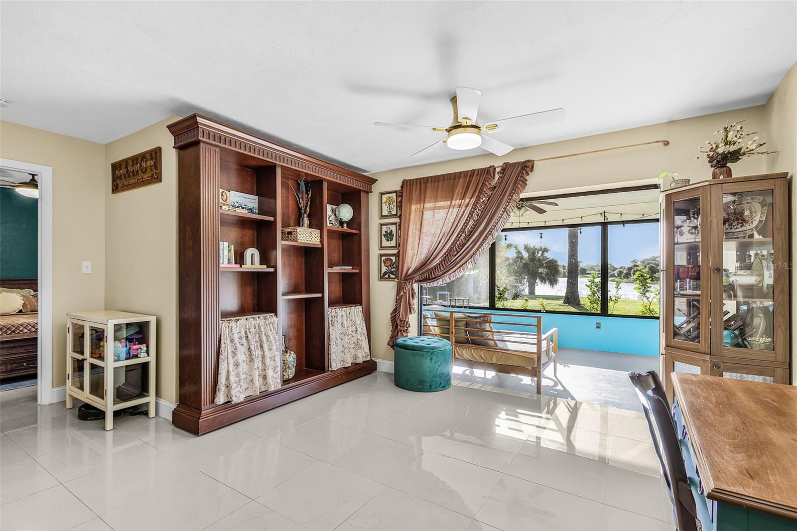 TWIN LAKE ESTATES - Residential
