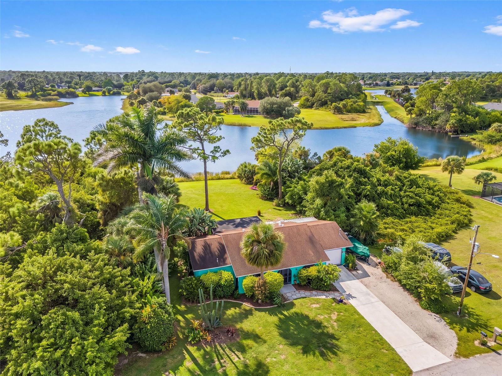 TWIN LAKE ESTATES - Residential