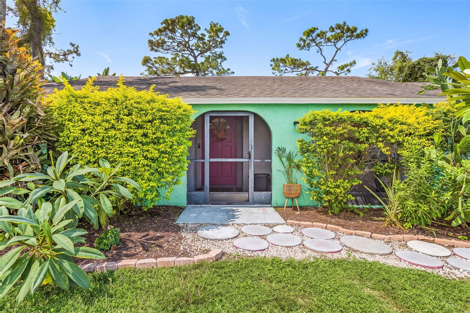 TWIN LAKE ESTATES - Residential