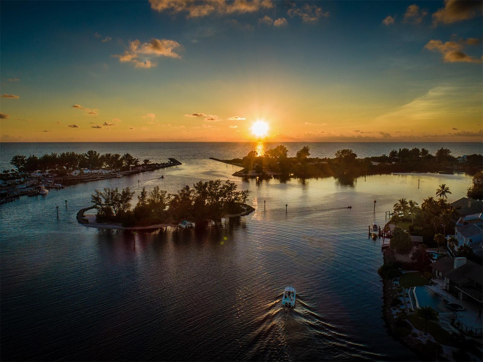 WATERSIDE 1 AT BIRD BAY - Residential