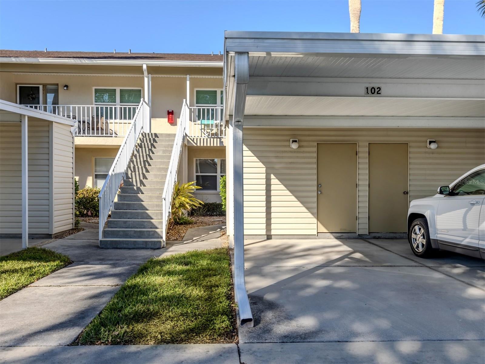 WATERSIDE 1 AT BIRD BAY - Residential