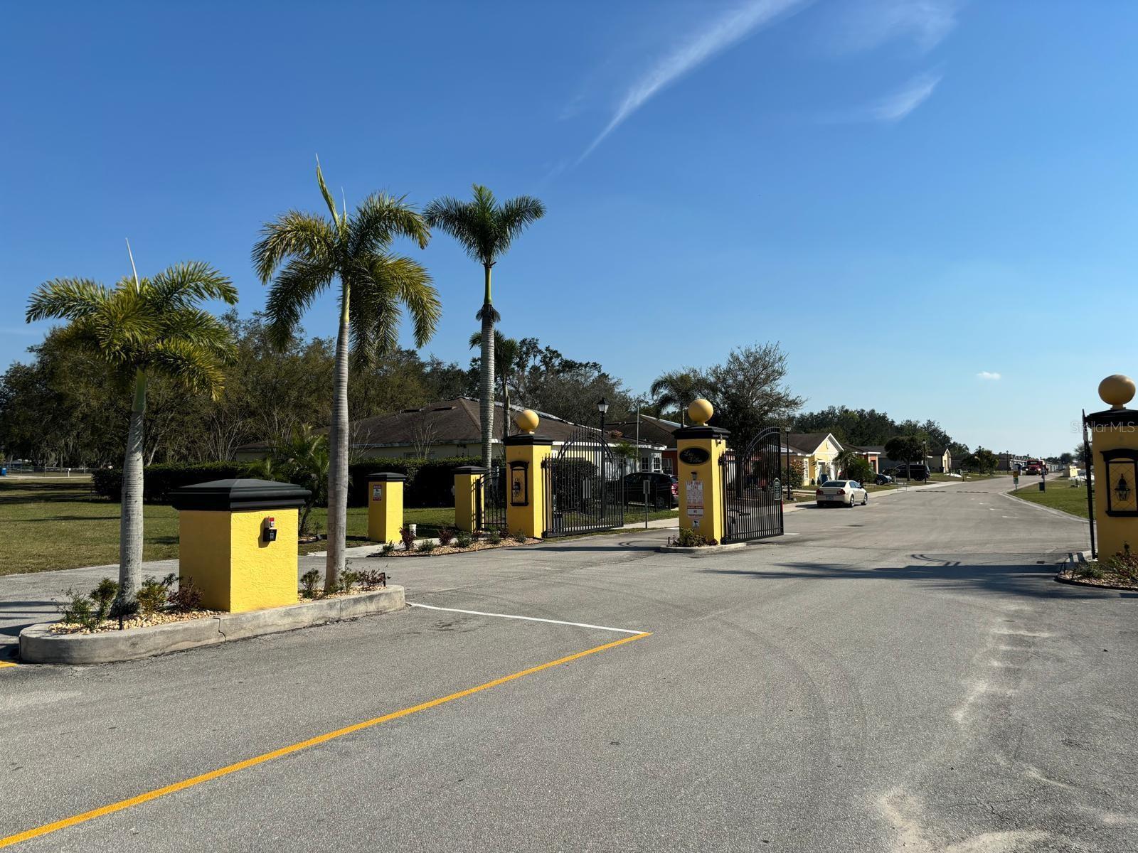 LAS VILLAS AT KENILWORTH - Residential