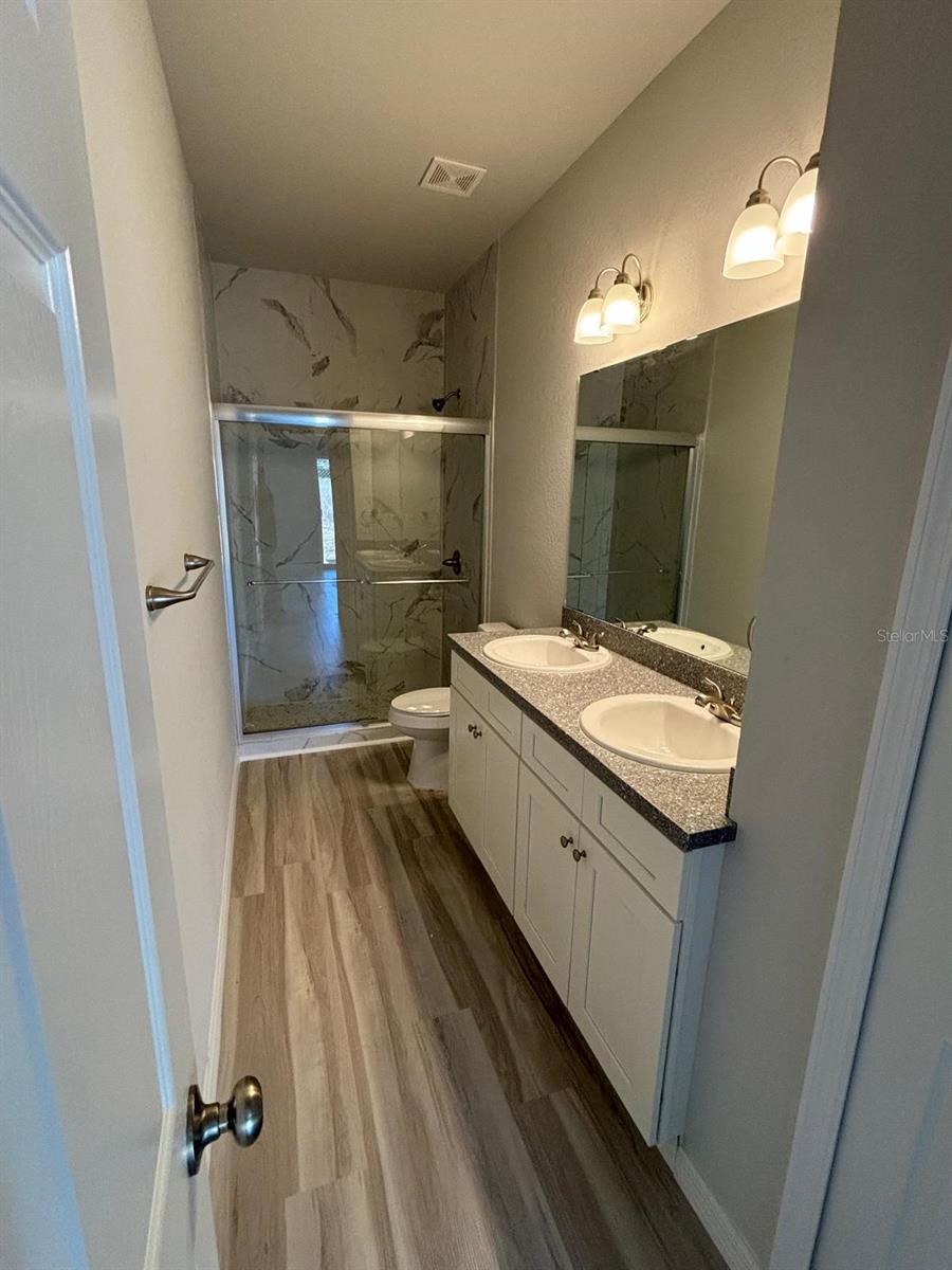 LAS VILLAS AT KENILWORTH - Residential