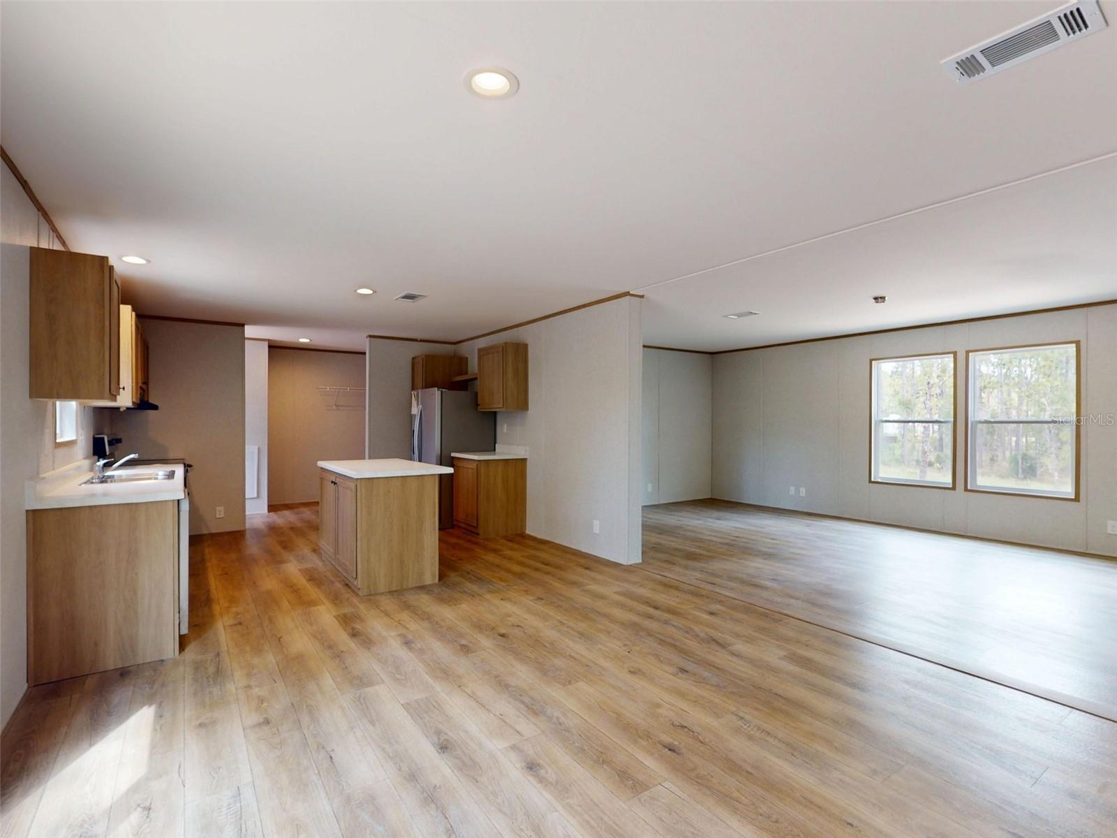 WILLISTON HIGHLANDS - Residential