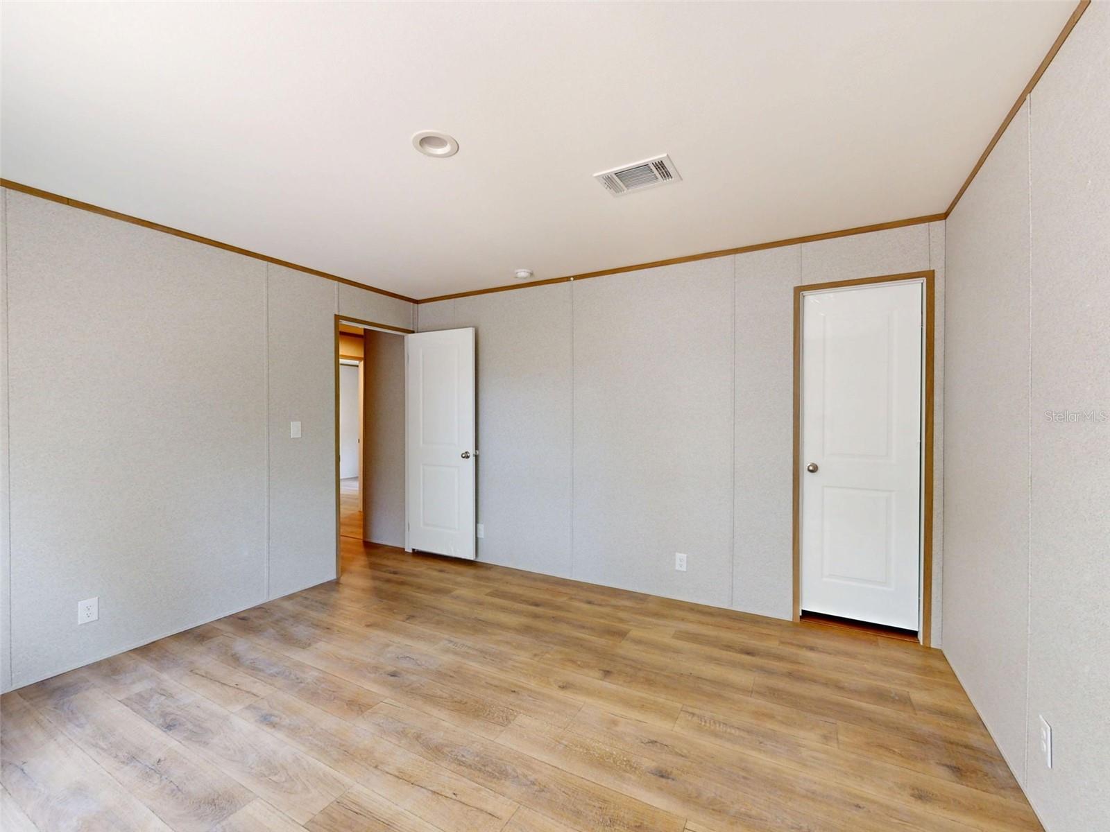 WILLISTON HIGHLANDS - Residential