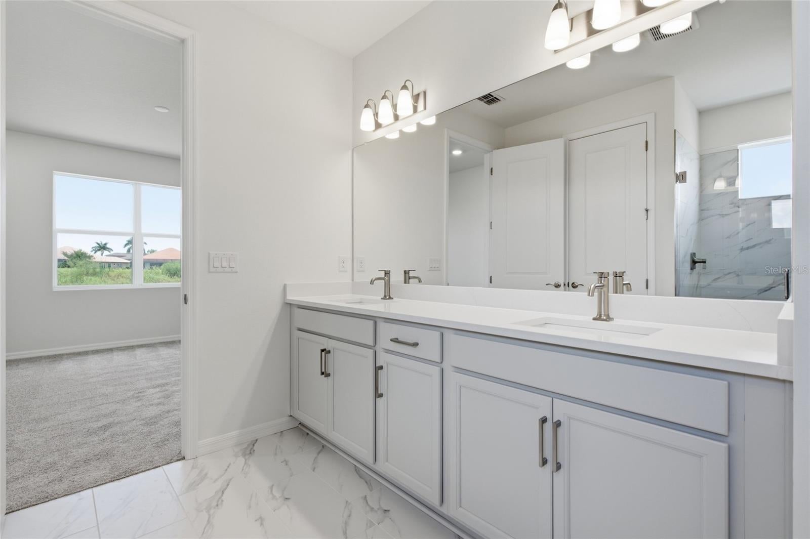 RIVER HALL COUNTRY CLUB - Residential