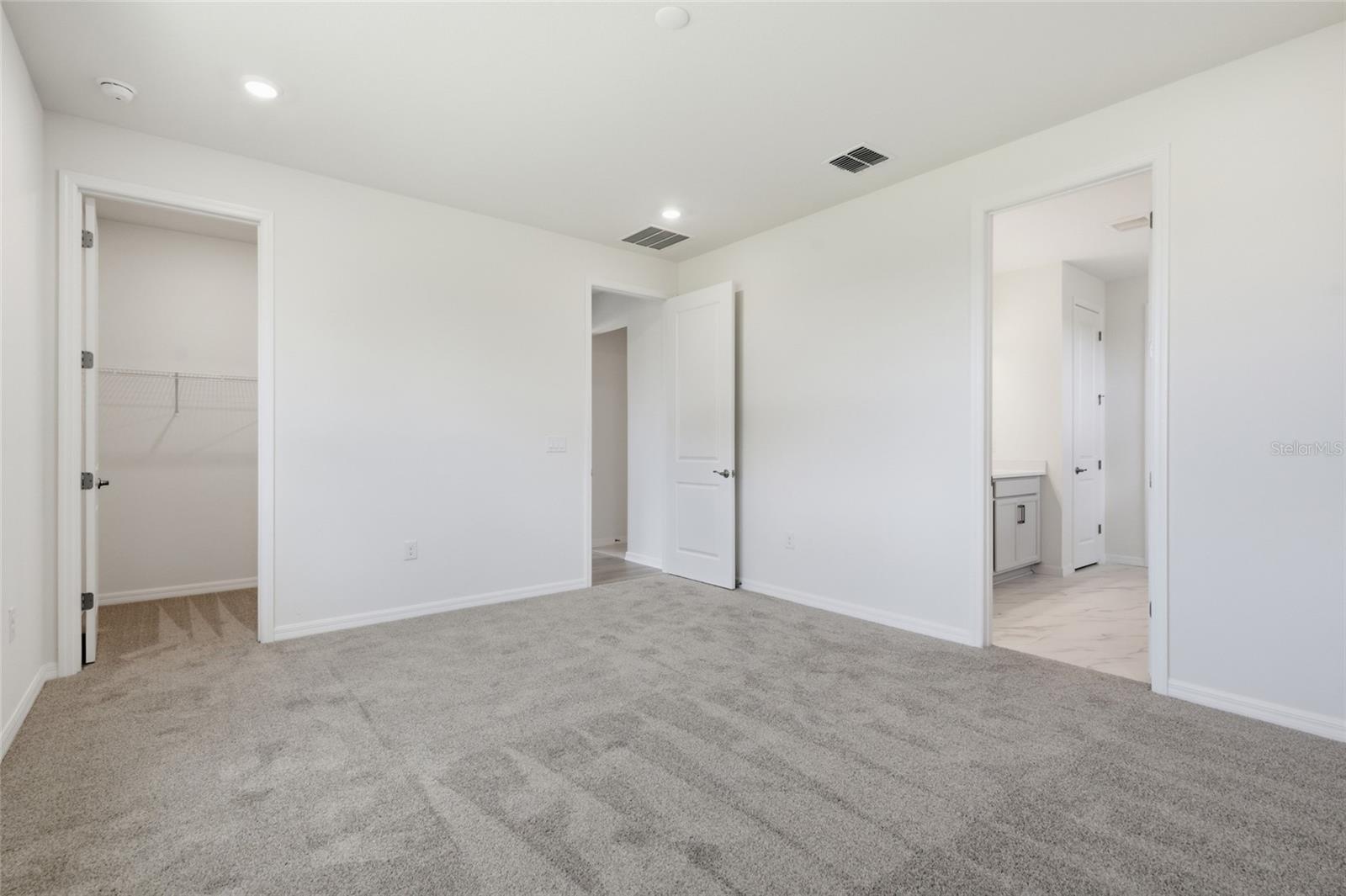 RIVER HALL COUNTRY CLUB - Residential