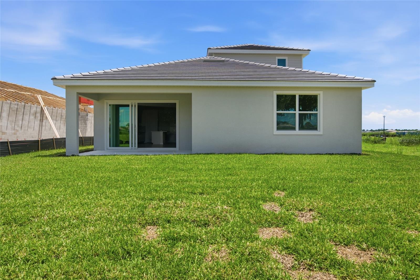 RIVER HALL COUNTRY CLUB - Residential