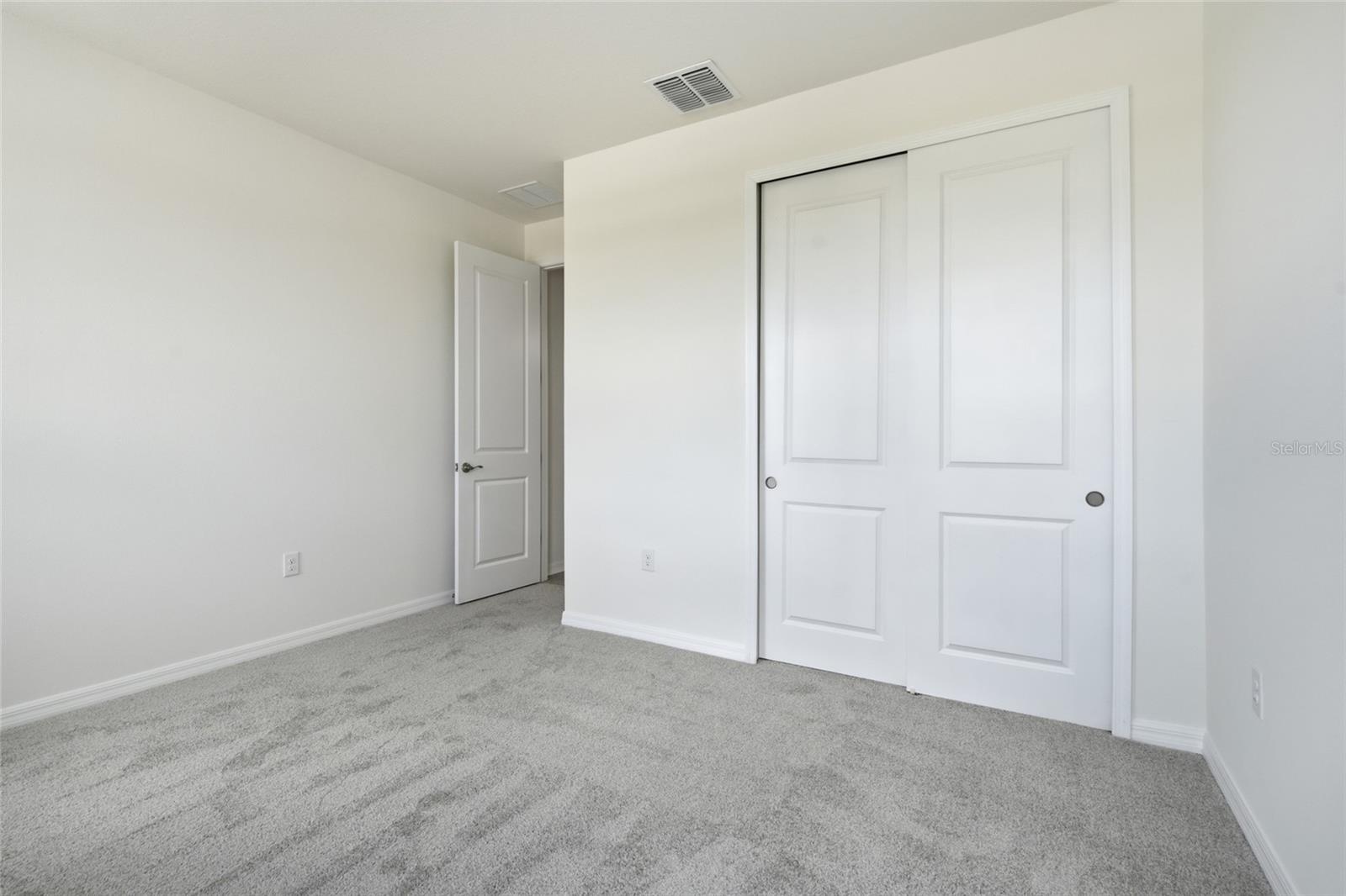 RIVER HALL COUNTRY CLUB - Residential
