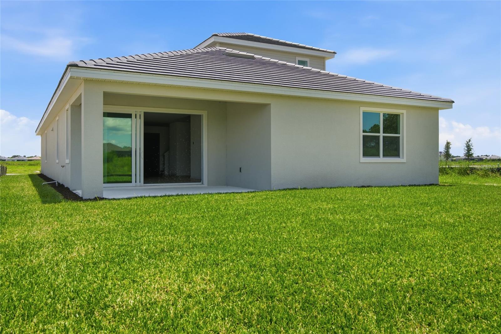 RIVER HALL COUNTRY CLUB - Residential