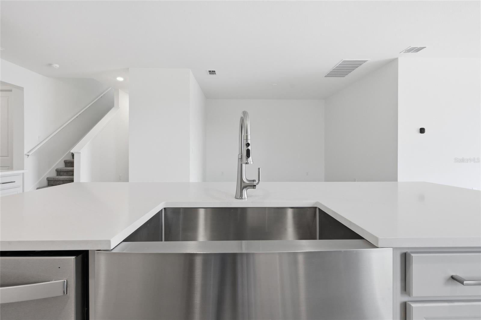 RIVER HALL COUNTRY CLUB - Residential