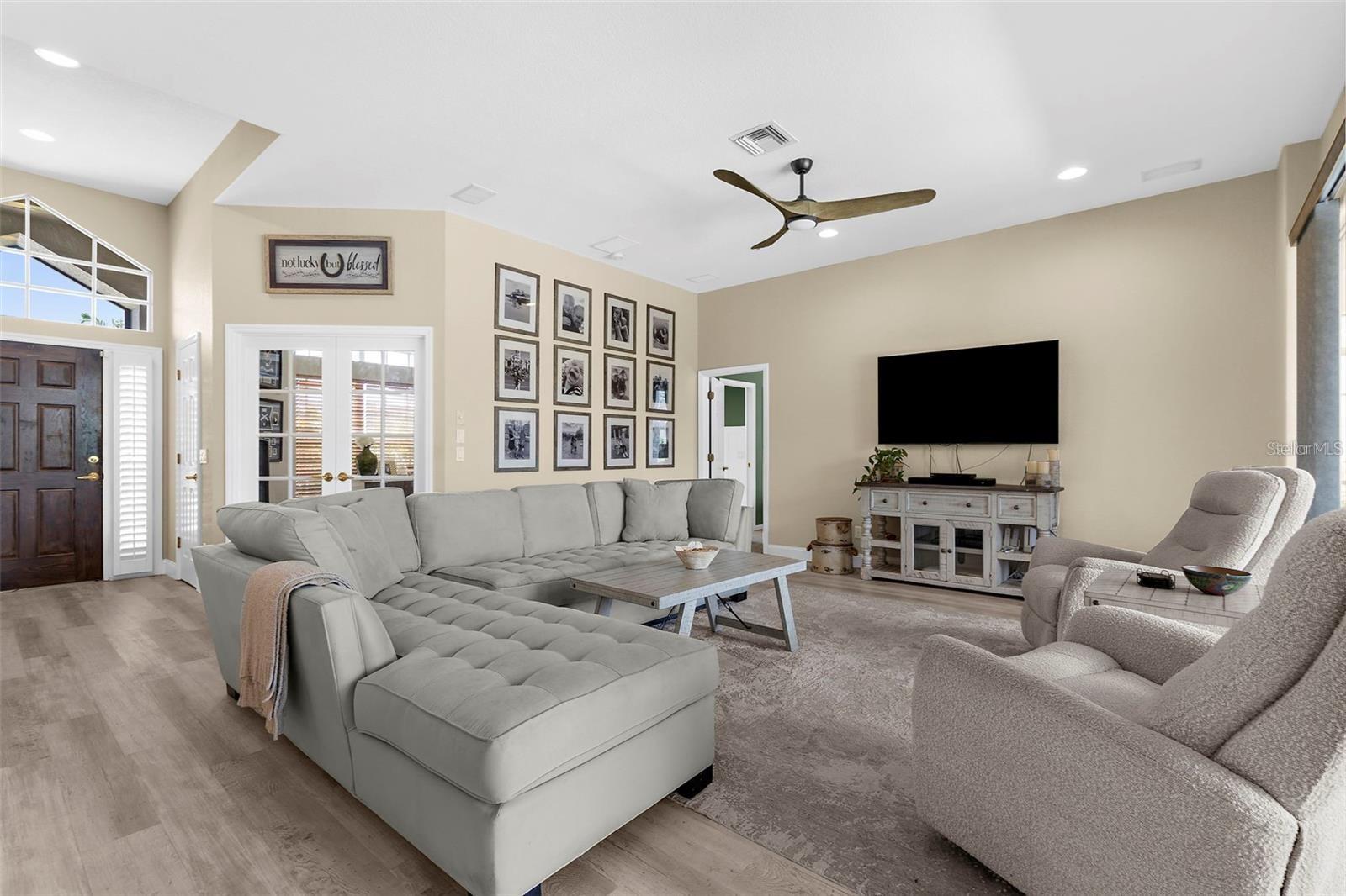 ROTONDA WEST BROADMOOR - Residential