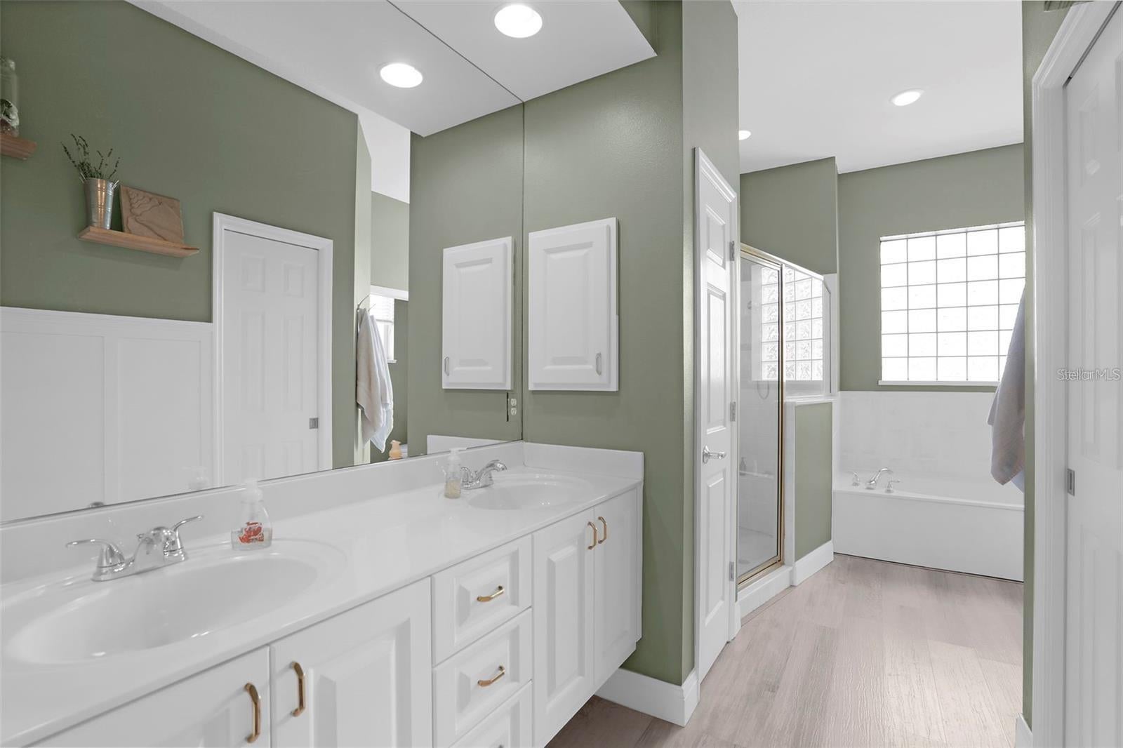 ROTONDA WEST BROADMOOR - Residential