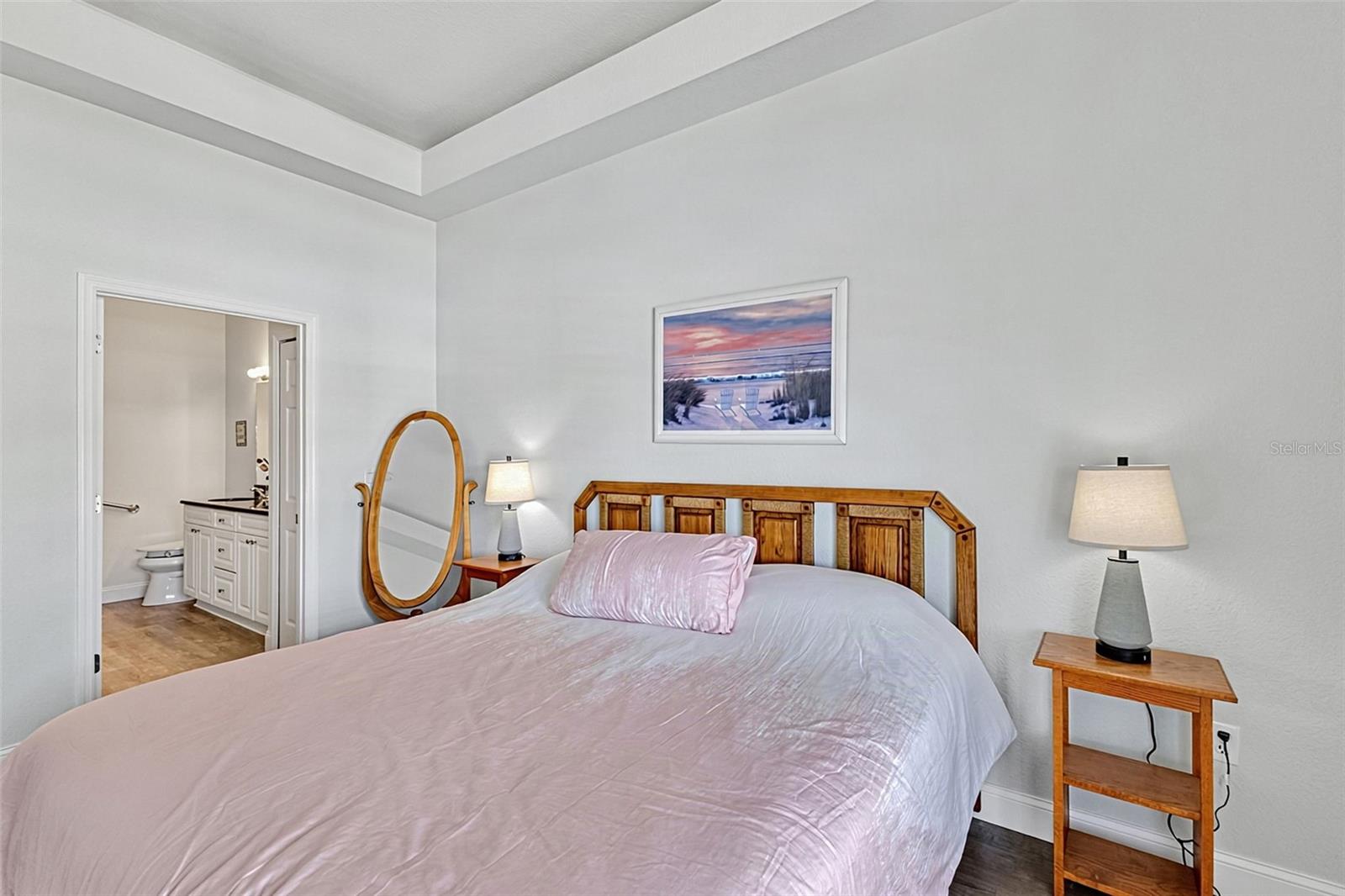 WATERSIDE CONDOS PH I - Residential