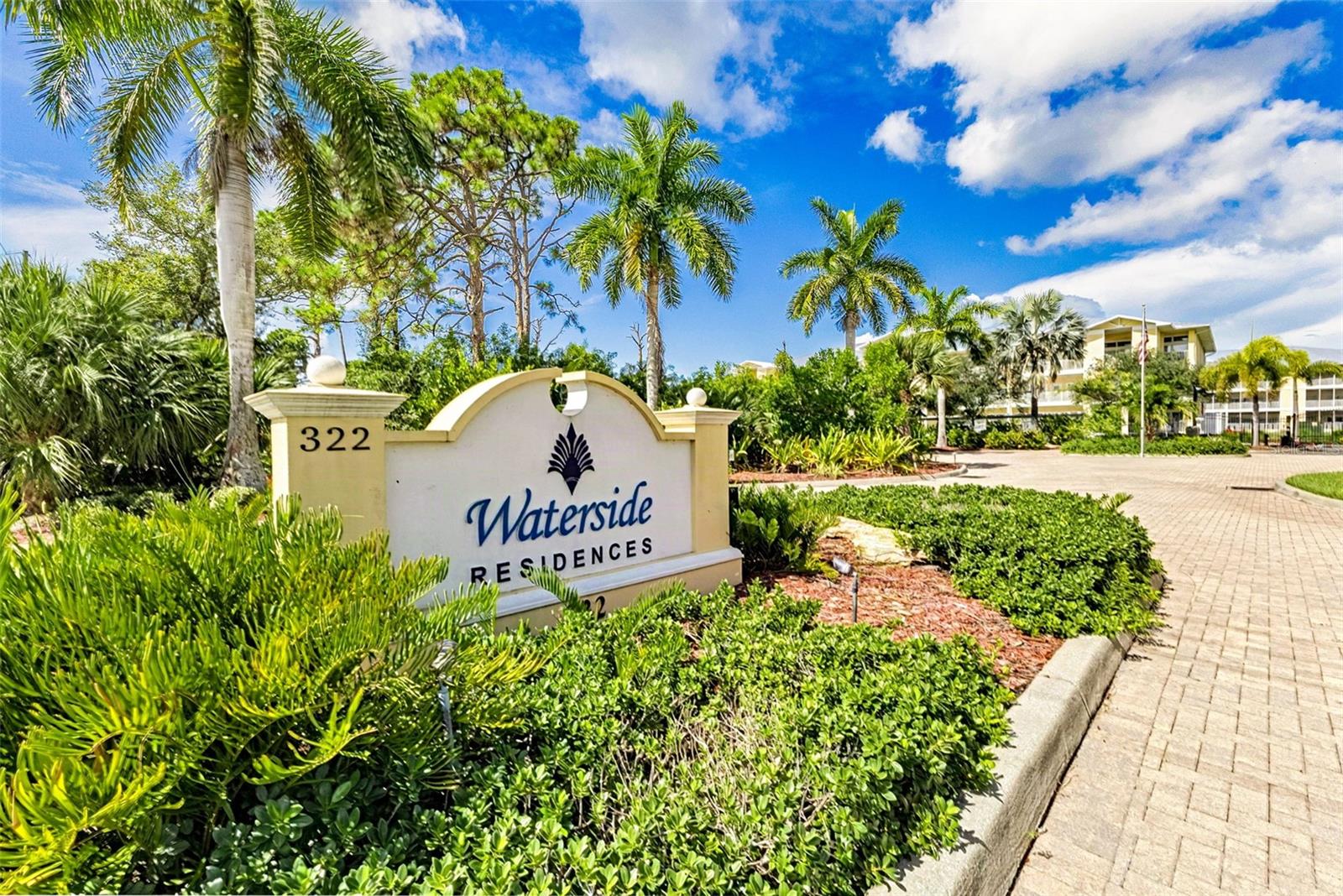 WATERSIDE CONDOS PH I - Residential