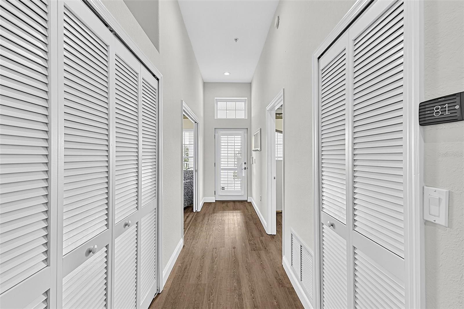 WATERSIDE CONDOS PH I - Residential