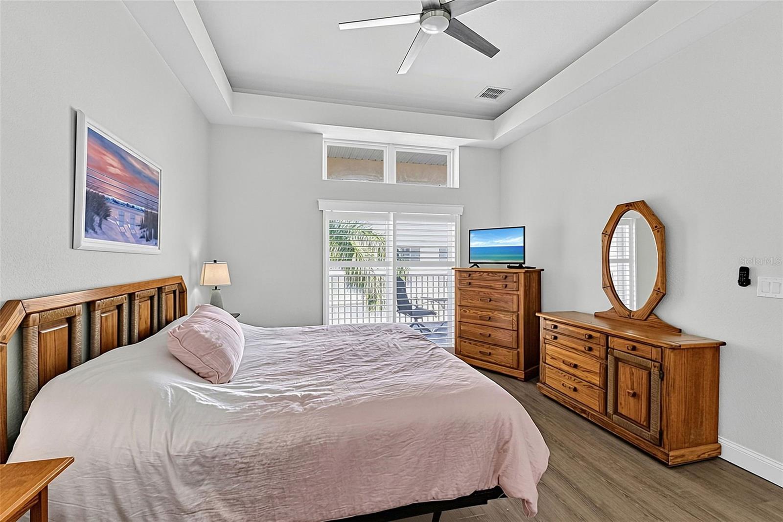 WATERSIDE CONDOS PH I - Residential