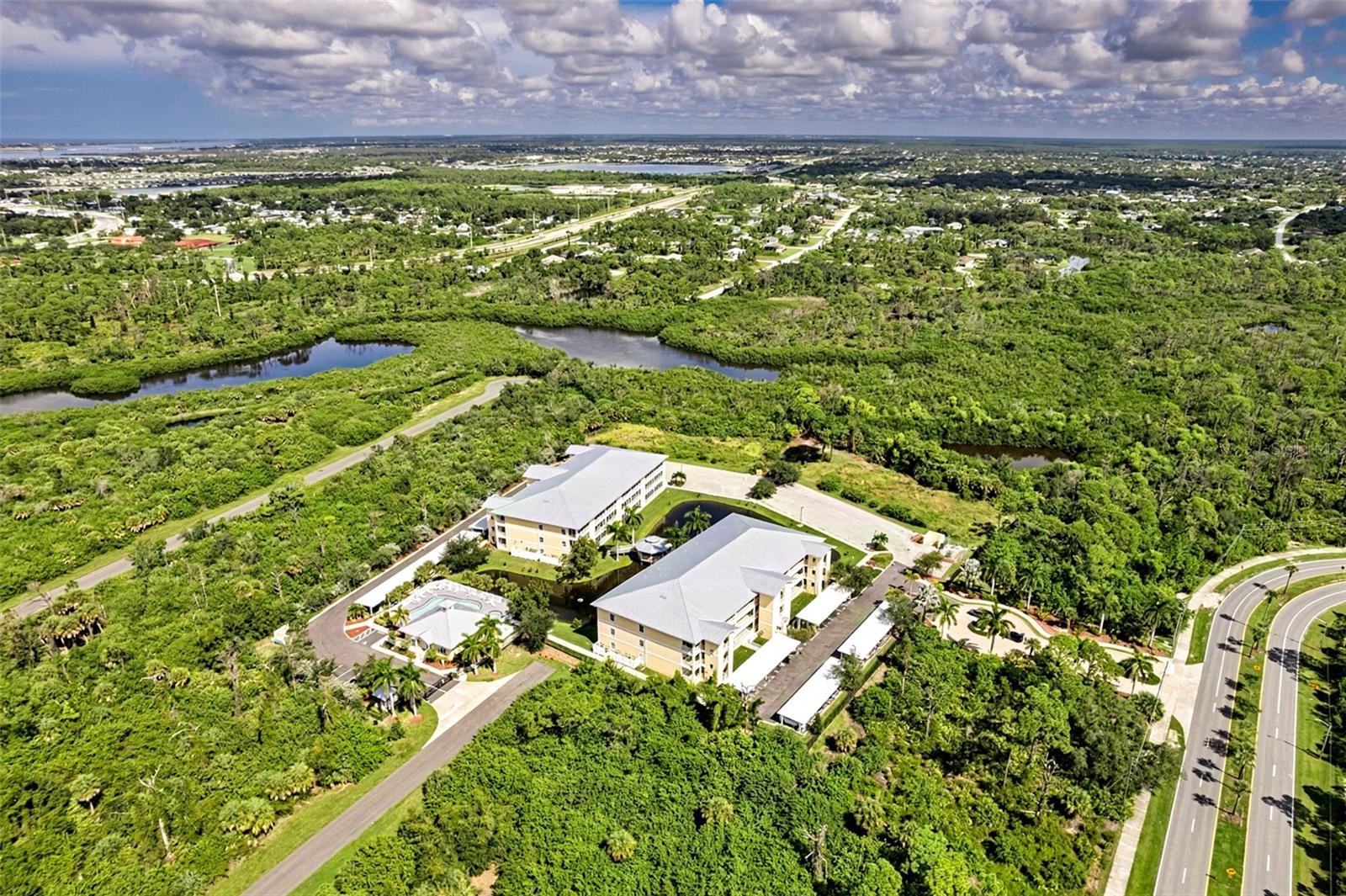 WATERSIDE CONDOS PH I - Residential