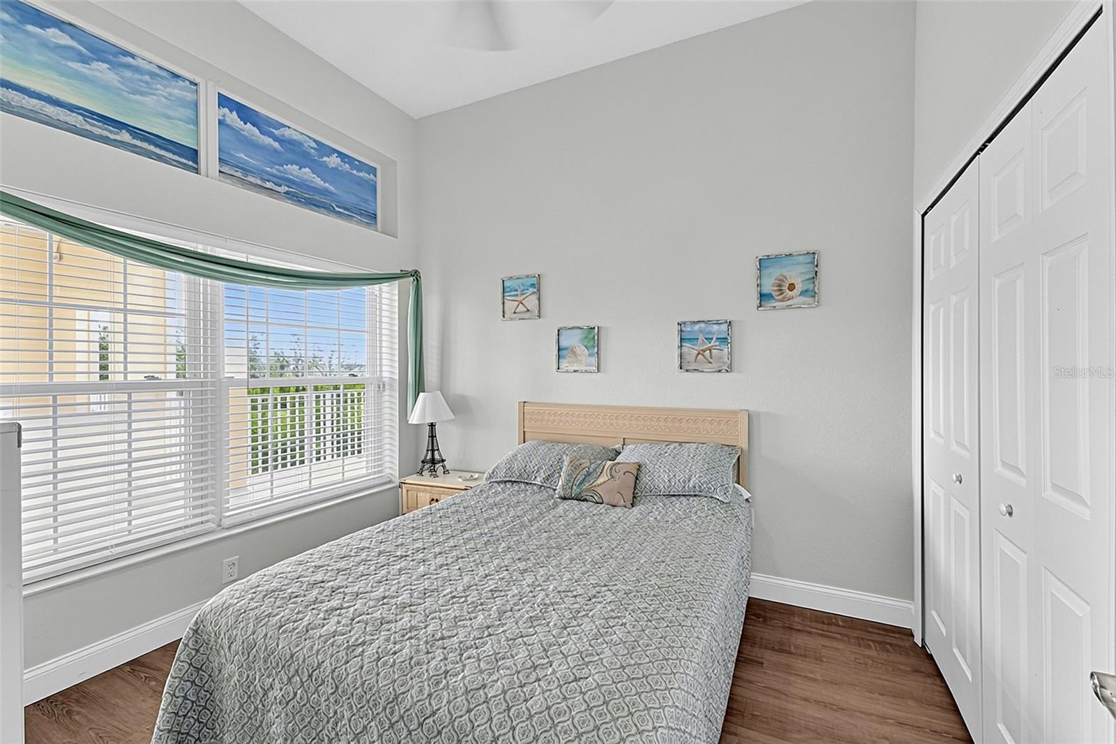 WATERSIDE CONDOS PH I - Residential