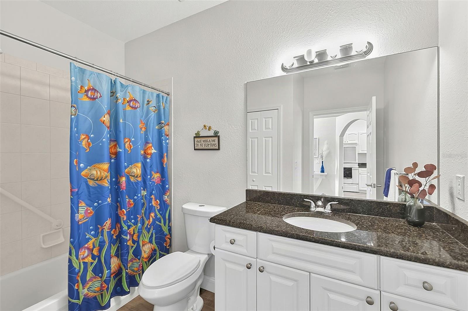 WATERSIDE CONDOS PH I - Residential
