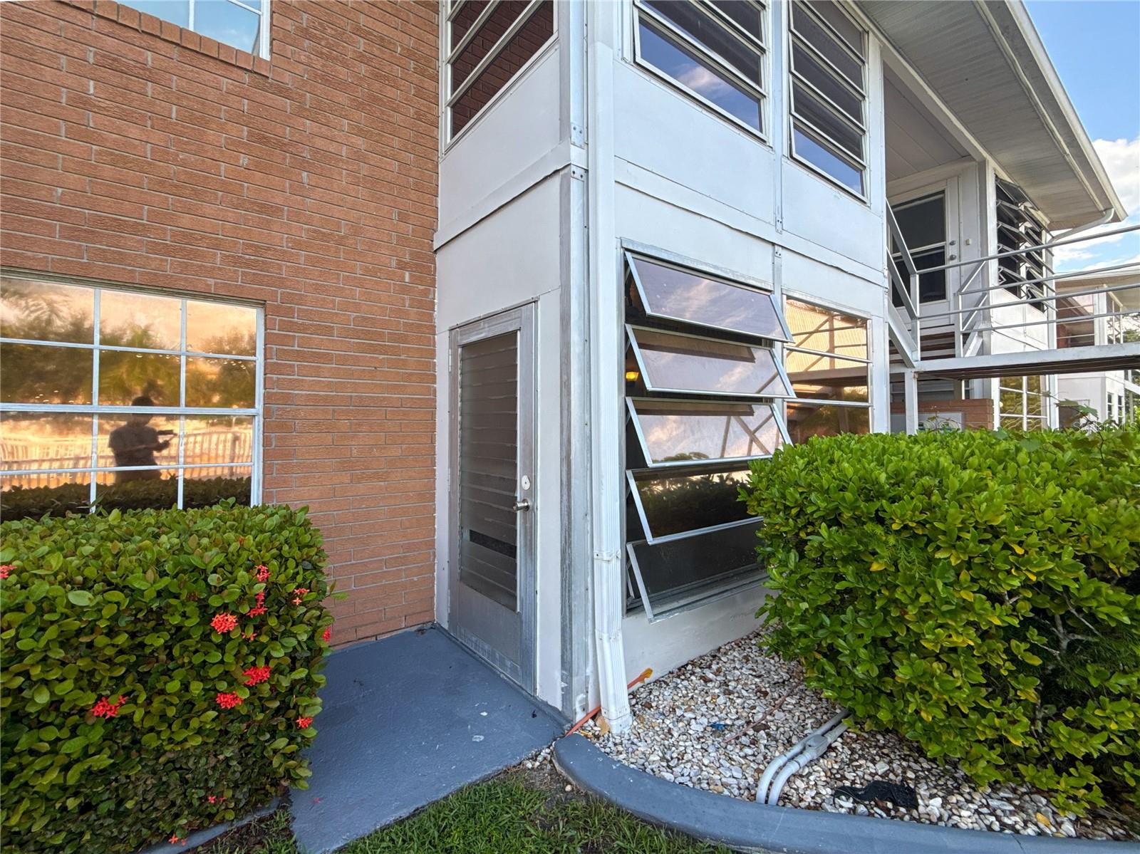 EDGEWATER MANOR - Residential