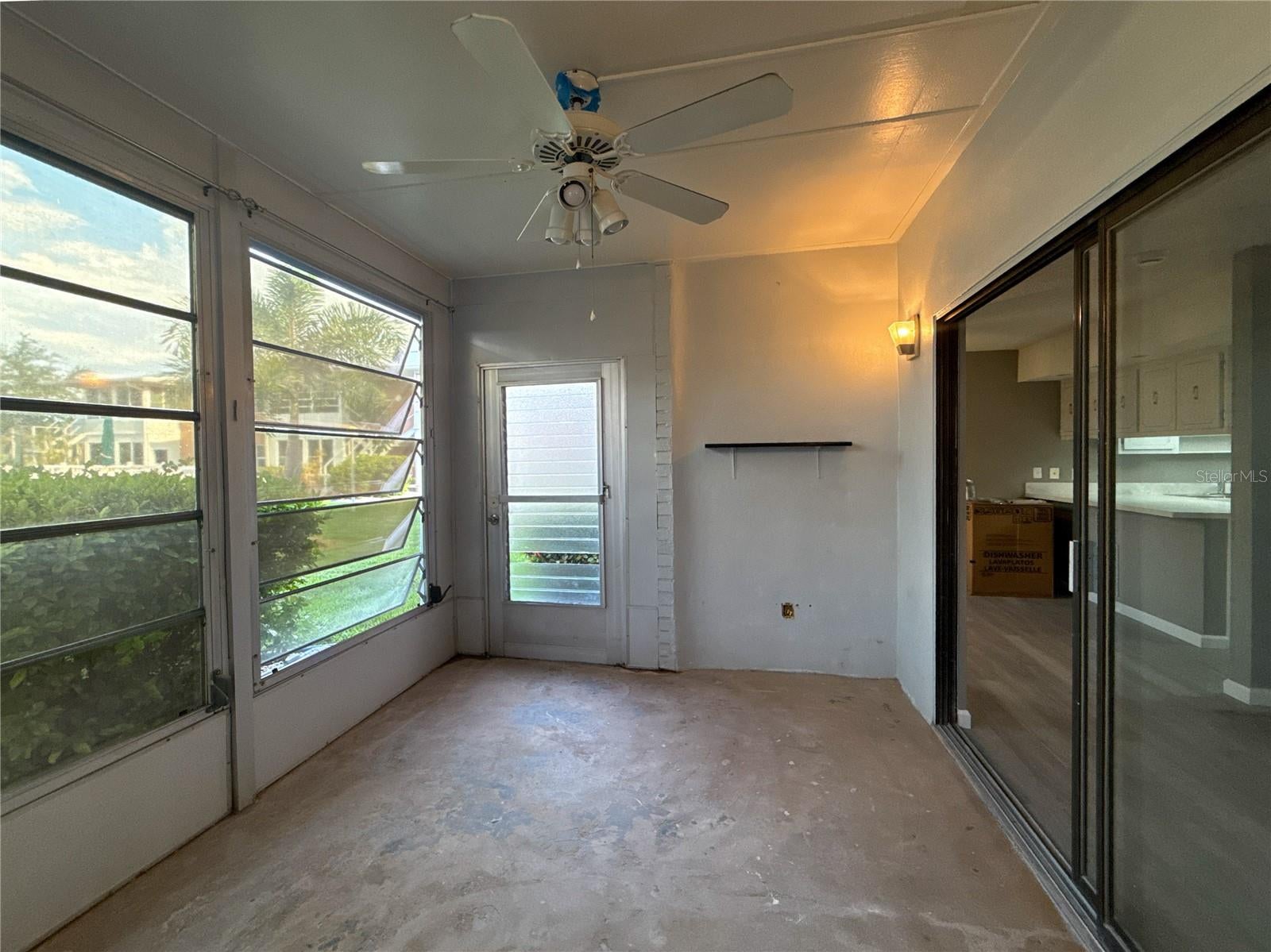 EDGEWATER MANOR - Residential