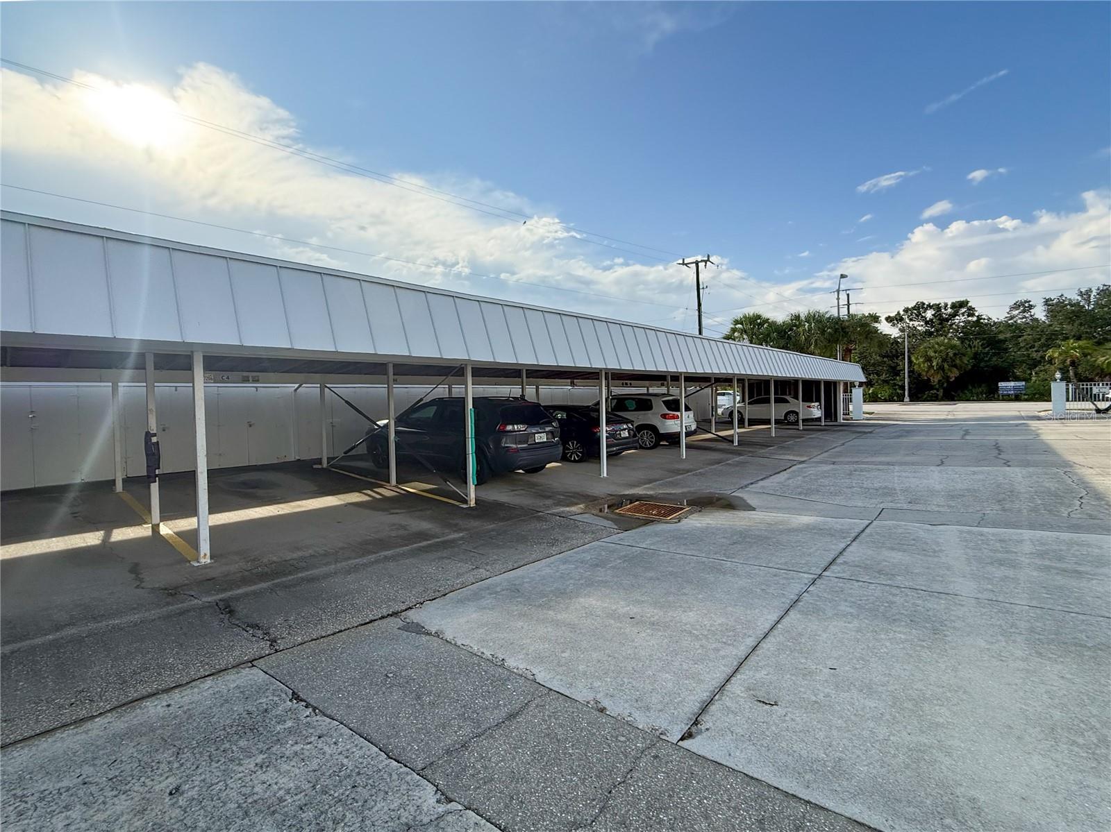 EDGEWATER MANOR - Residential