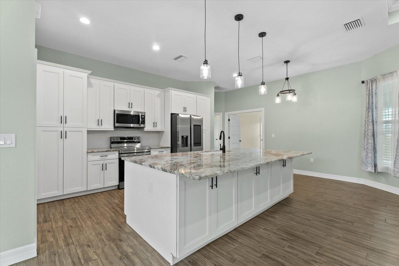 ROTONDA LAKES - Residential