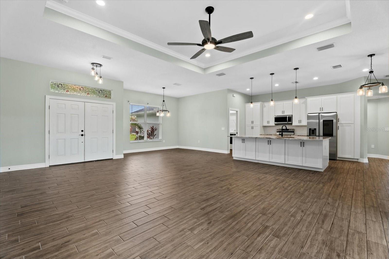 ROTONDA LAKES - Residential