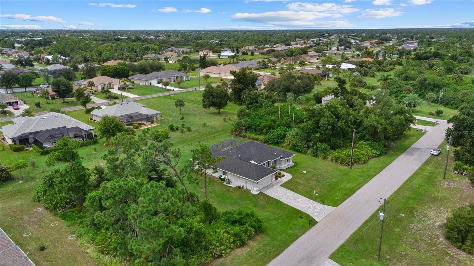 ROTONDA LAKES - Residential