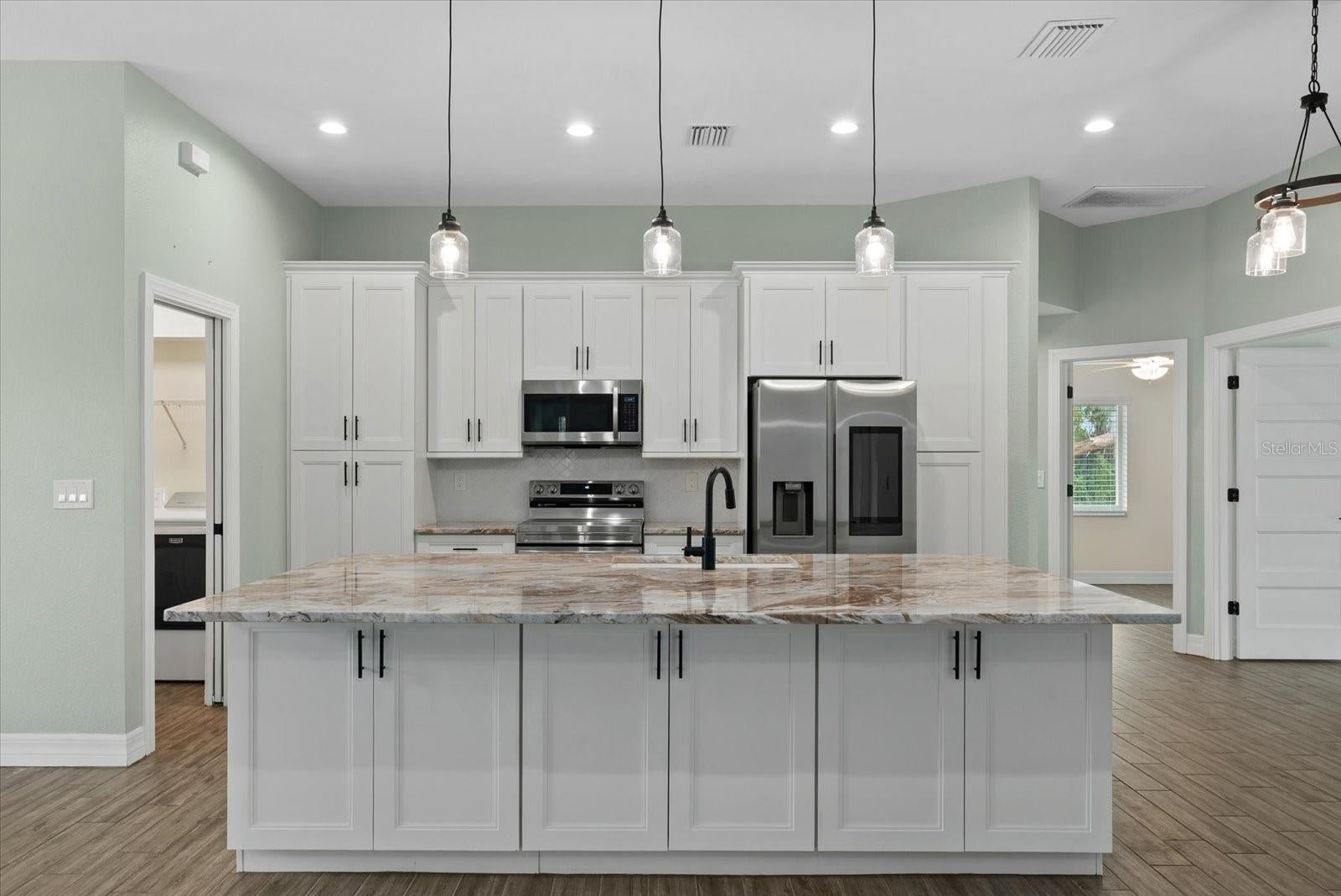 ROTONDA LAKES - Residential