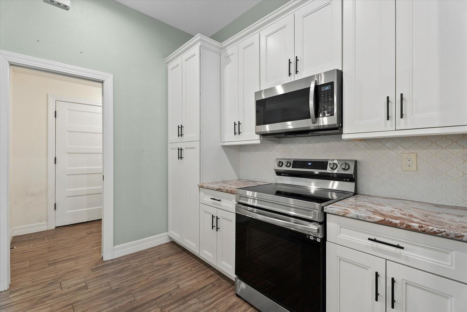 ROTONDA LAKES - Residential