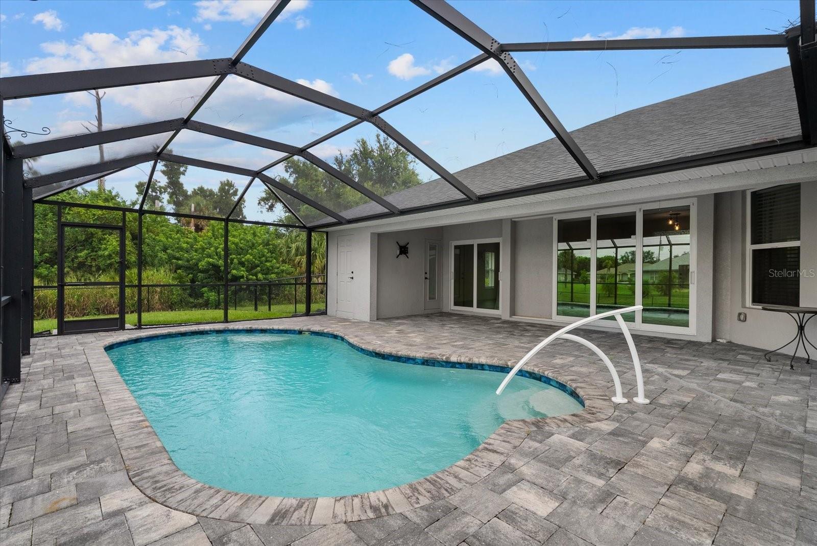 ROTONDA LAKES - Residential