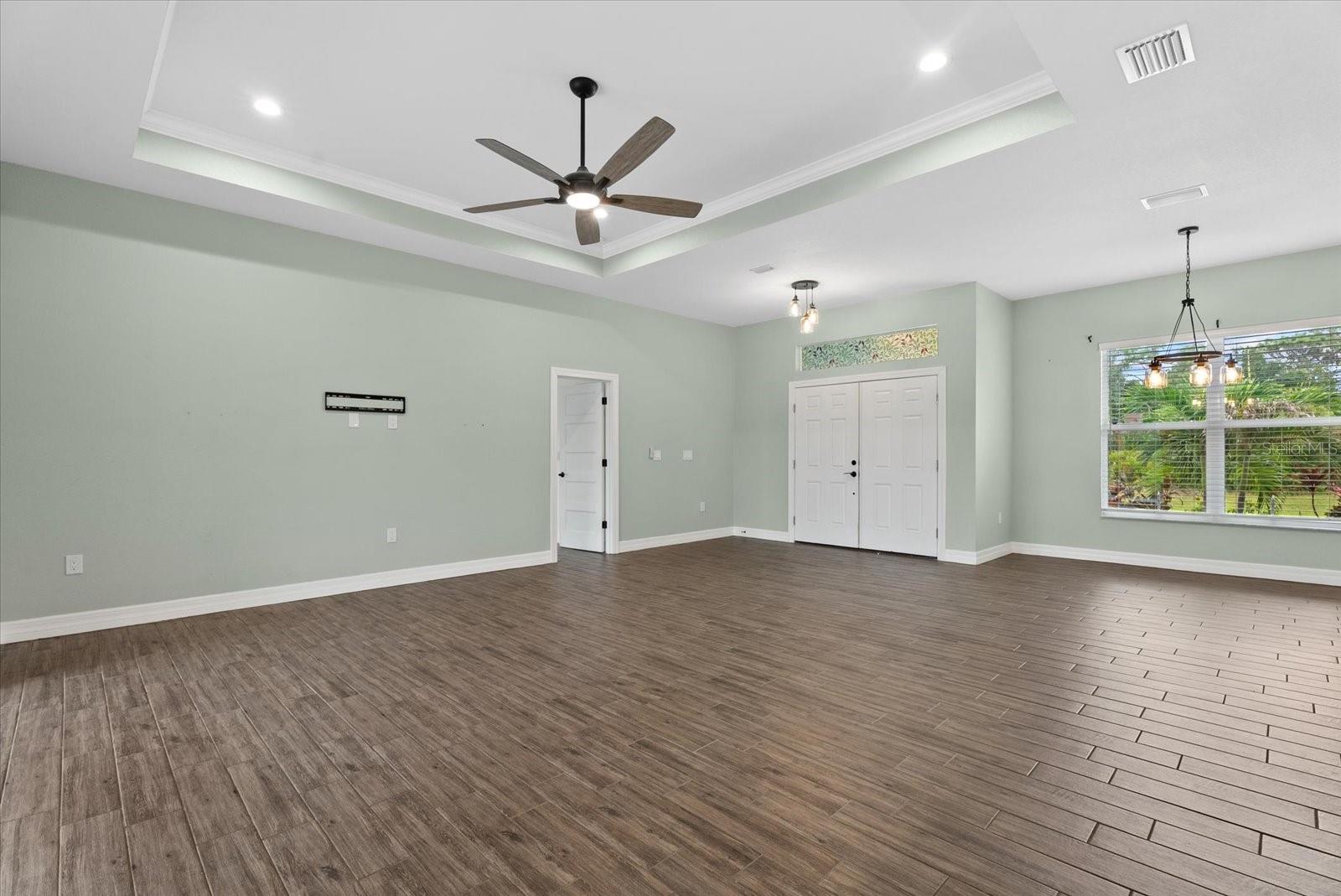 ROTONDA LAKES - Residential