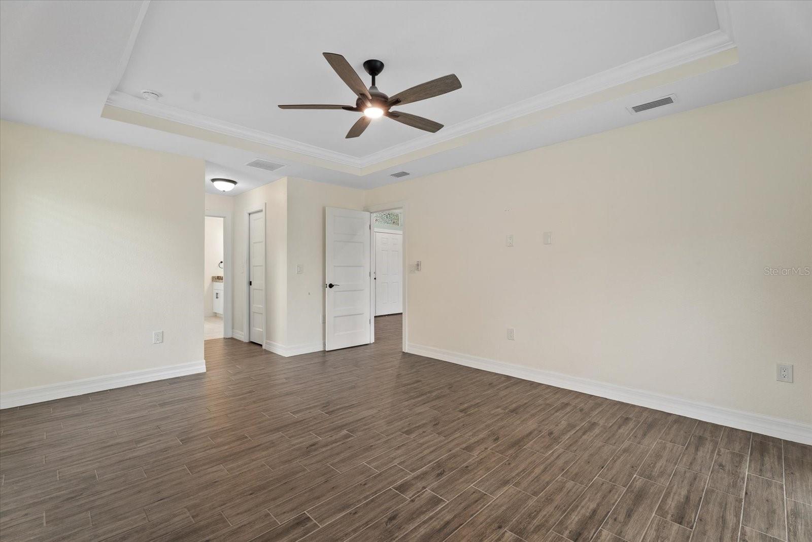ROTONDA LAKES - Residential