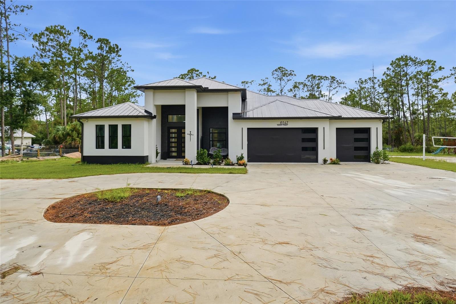 NORTH PORT CHARLOTTE ESTATES - Residential