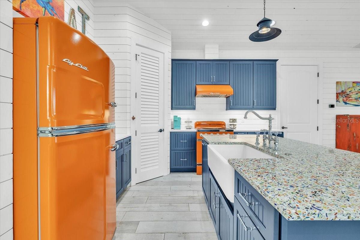 PALM SHORES - Residential