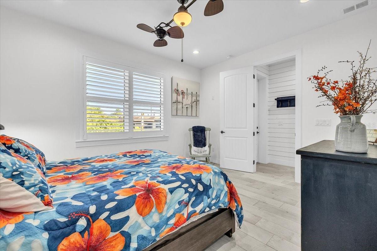 PALM SHORES - Residential