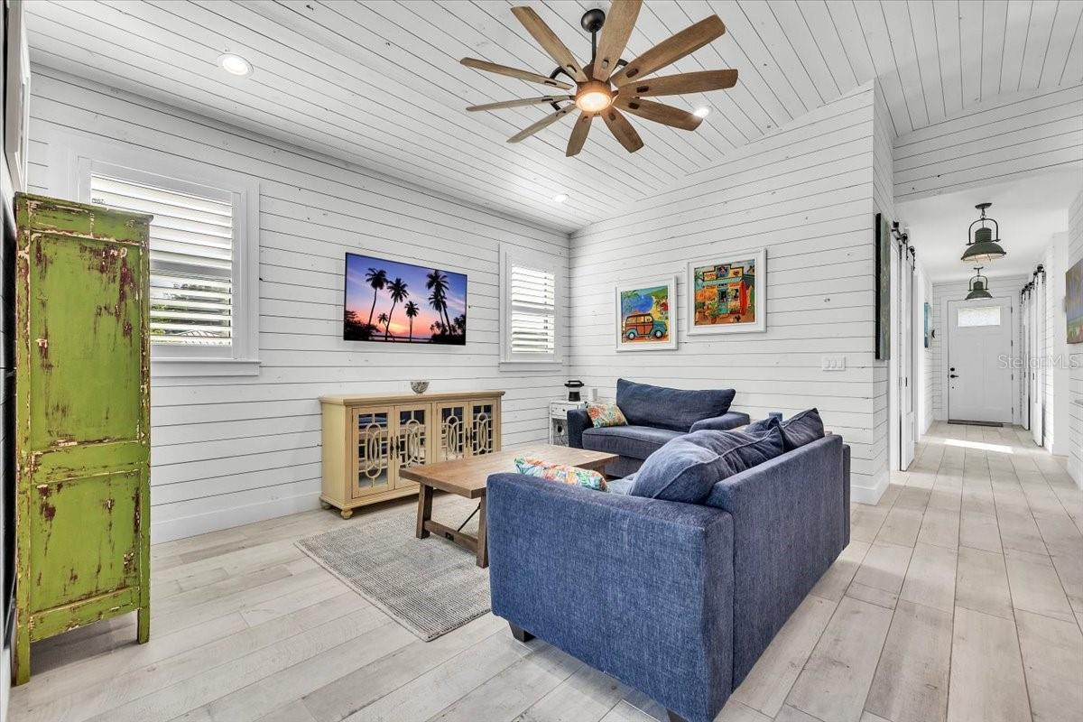 PALM SHORES - Residential