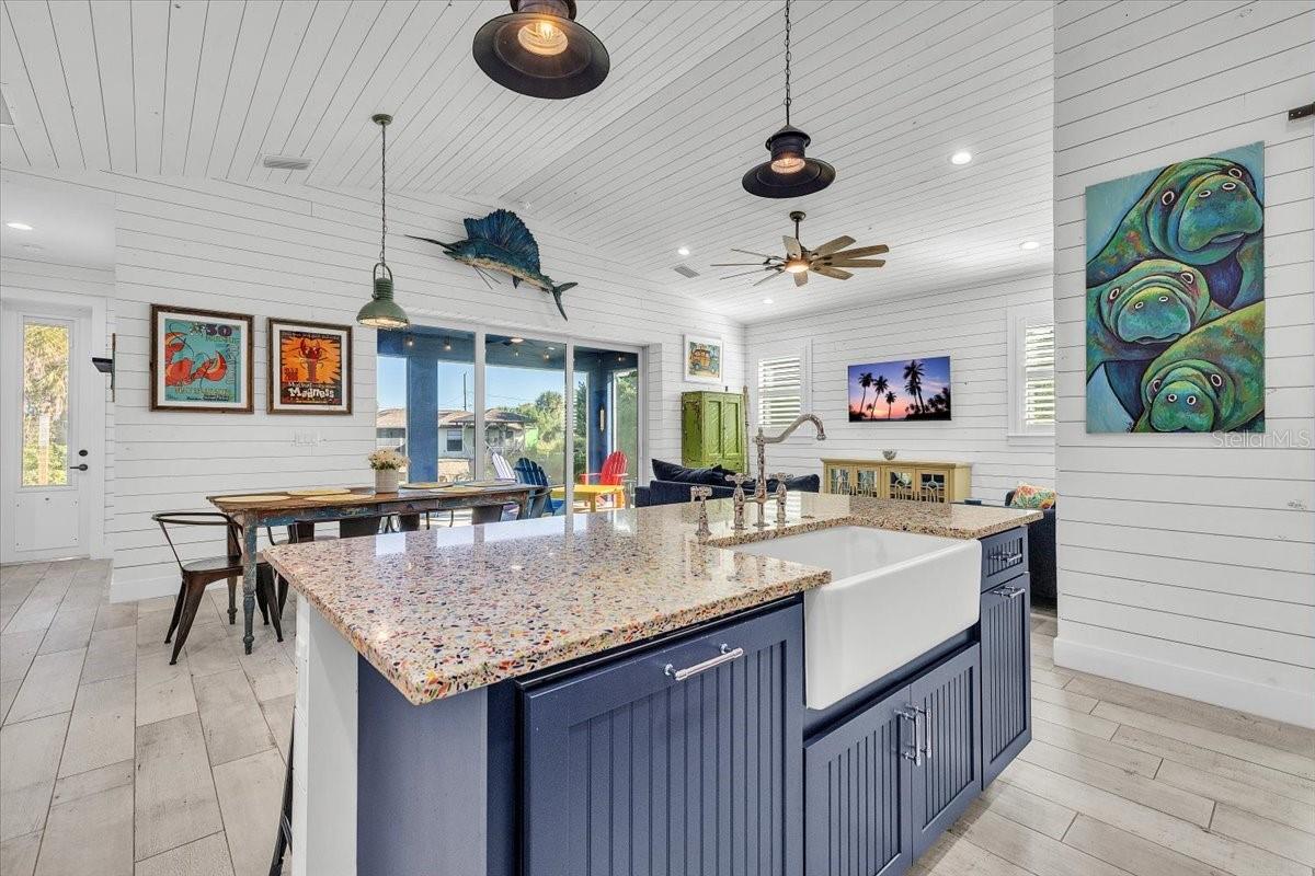 PALM SHORES - Residential