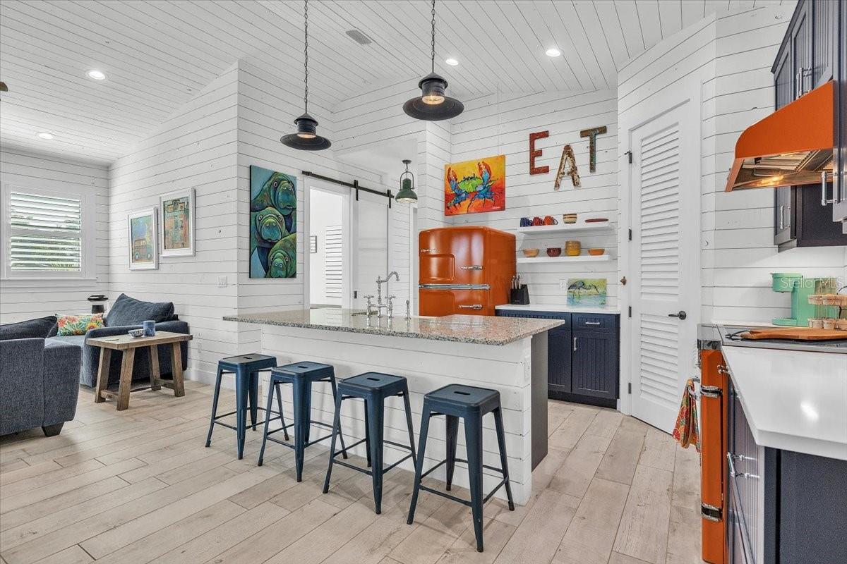 PALM SHORES - Residential