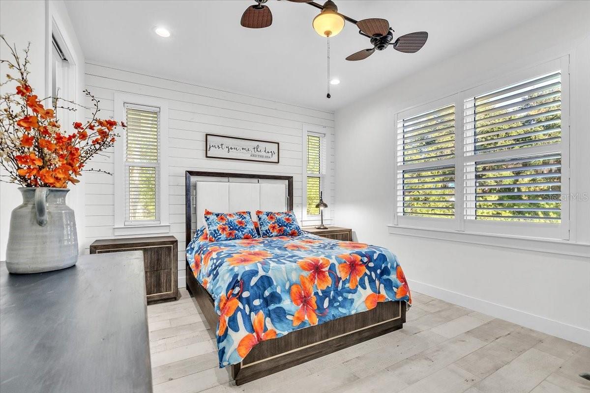 PALM SHORES - Residential