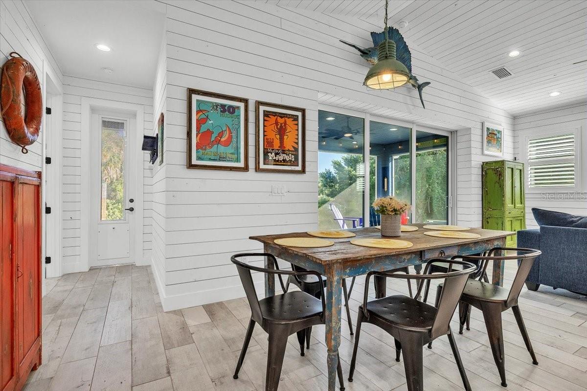 PALM SHORES - Residential