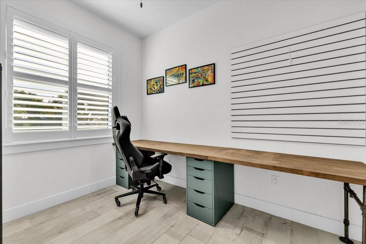 PALM SHORES - Residential