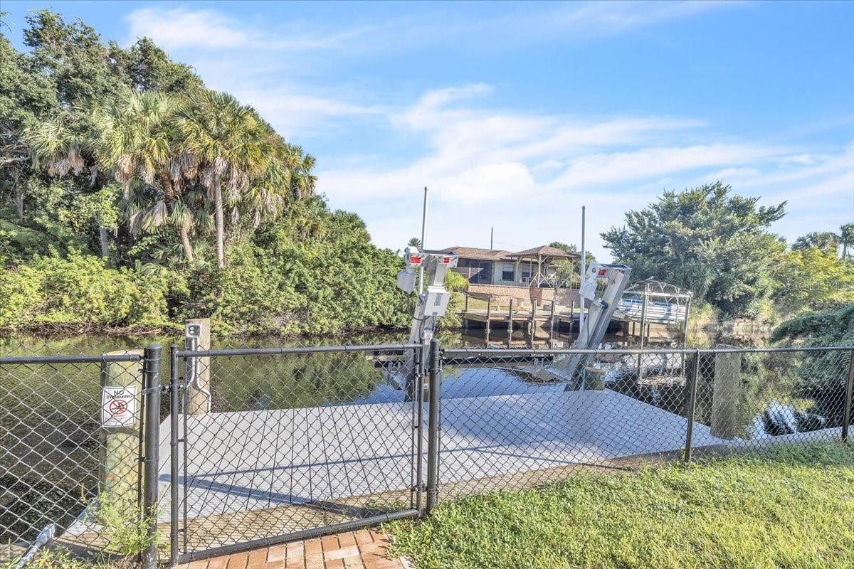 PALM SHORES - Residential