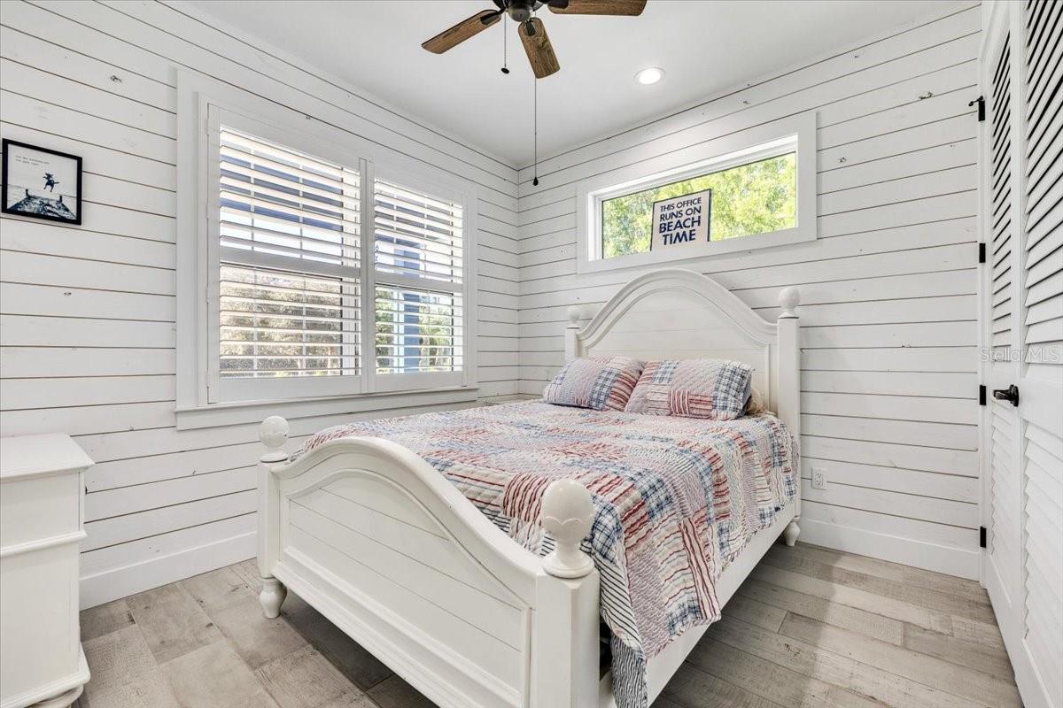 PALM SHORES - Residential