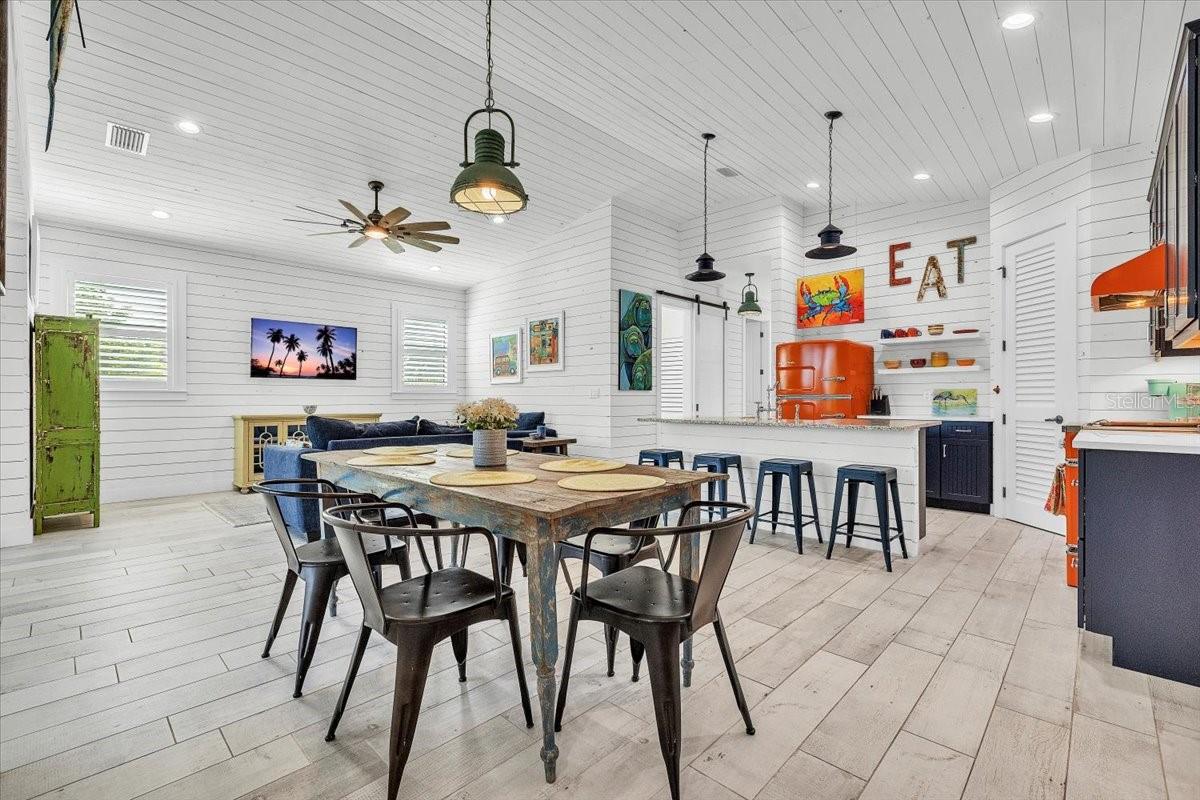 PALM SHORES - Residential