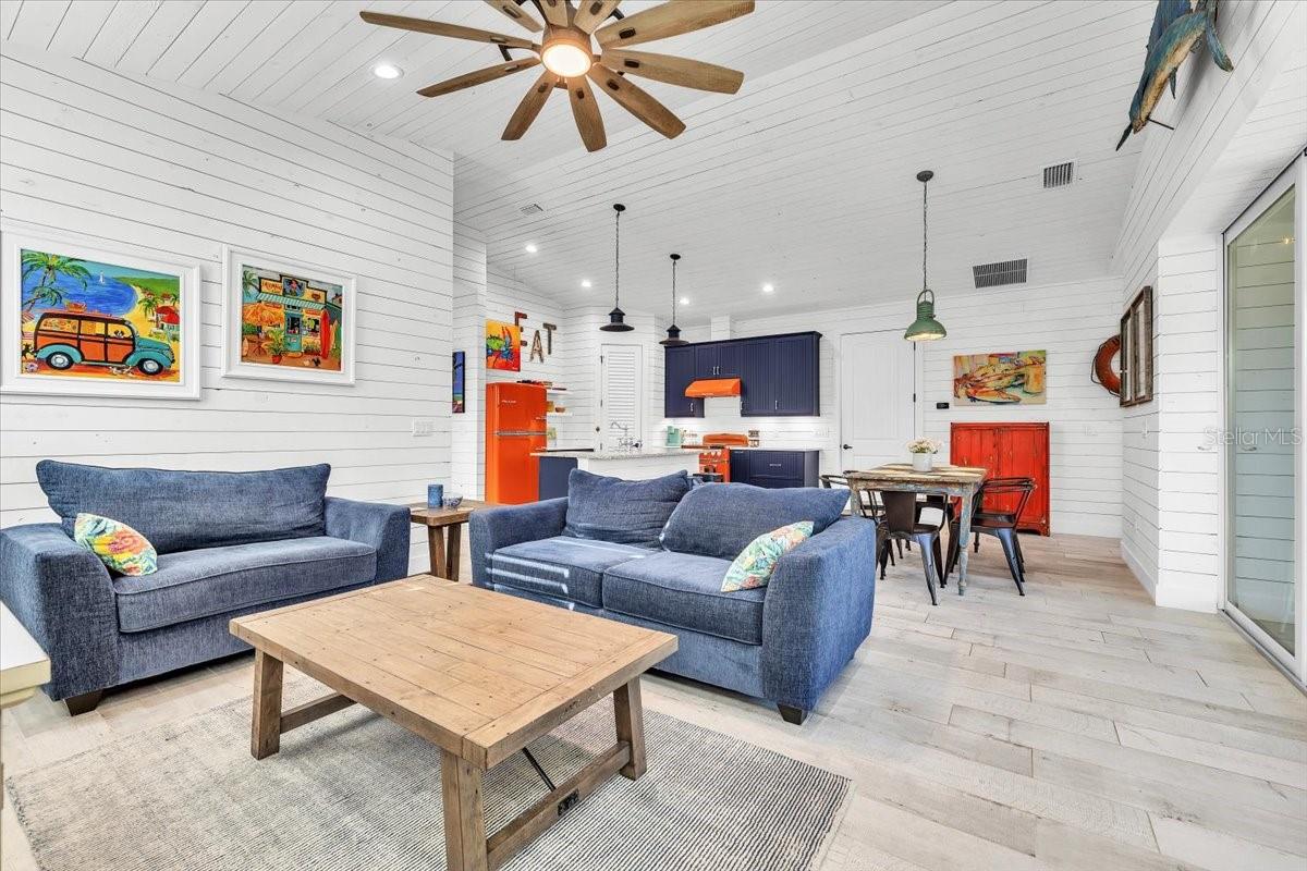 PALM SHORES - Residential